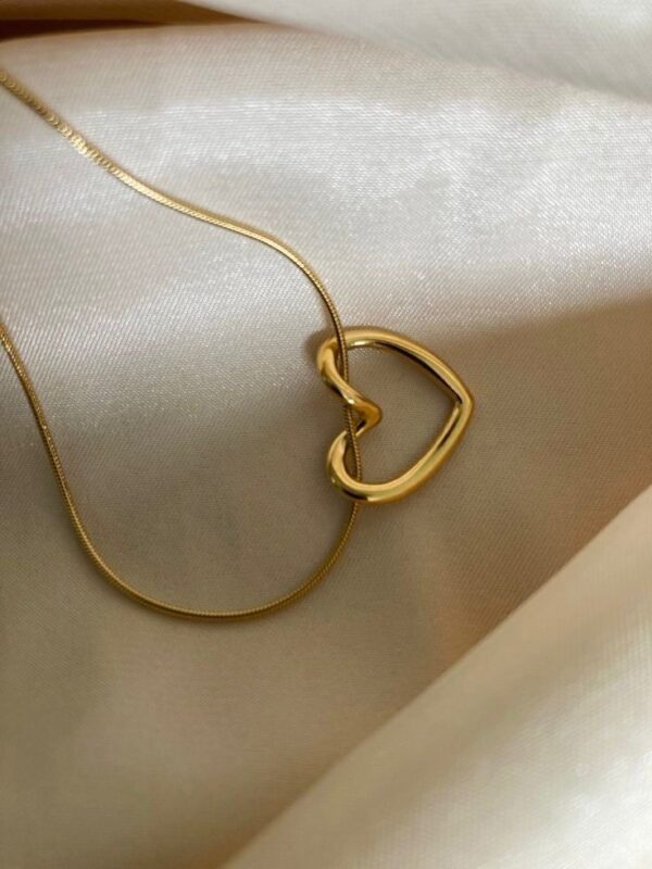 Trendy gold plated Heart Chain  – Perfect for Date Nights & Parties - Image 2