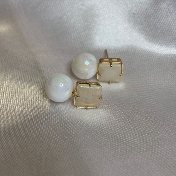 Minimalist Pearl Earrings - Image 2
