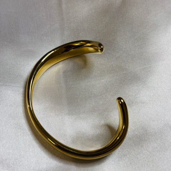 Gold plated thick cuff statement bracellete - Image 4