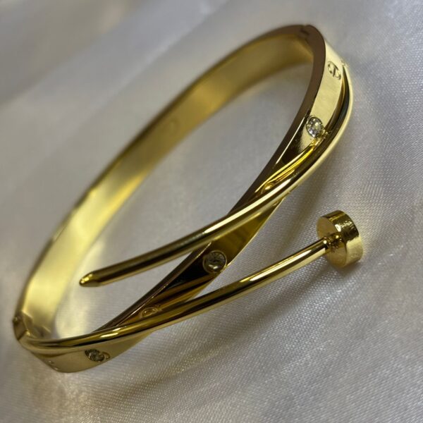 Anti-Tarnish Nail Cuff Hand Bracelet for Women | Stainless steel