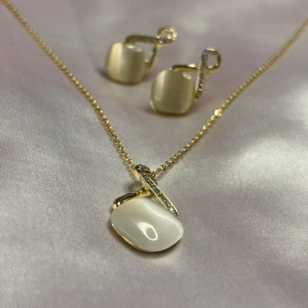 Elegant 2-Piece Pendant Set - Image 4